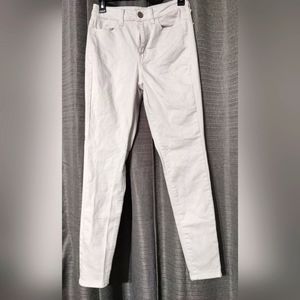 Women's white skinny jeans